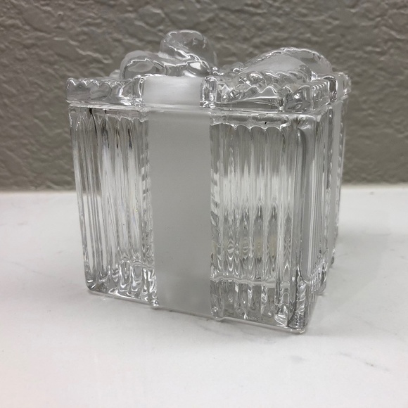 AnnaHutte Square Bow 3 1/4" Trinket Box Germany